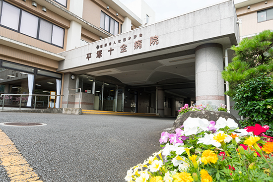 バス乗り場（玄関前）